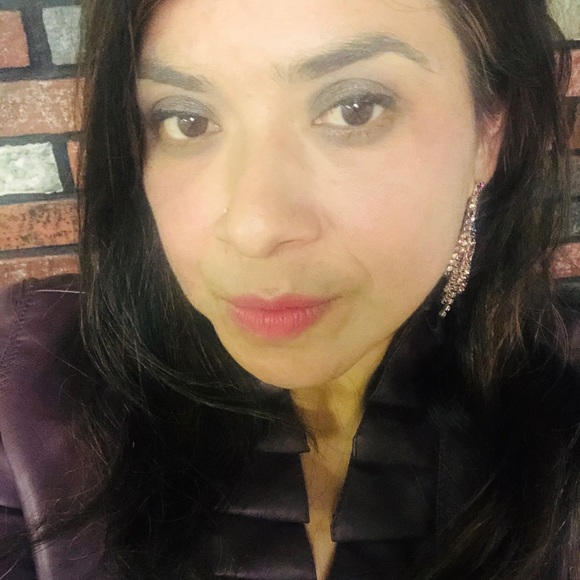 Meet your Posher, Carmen - Picture 1 of 1